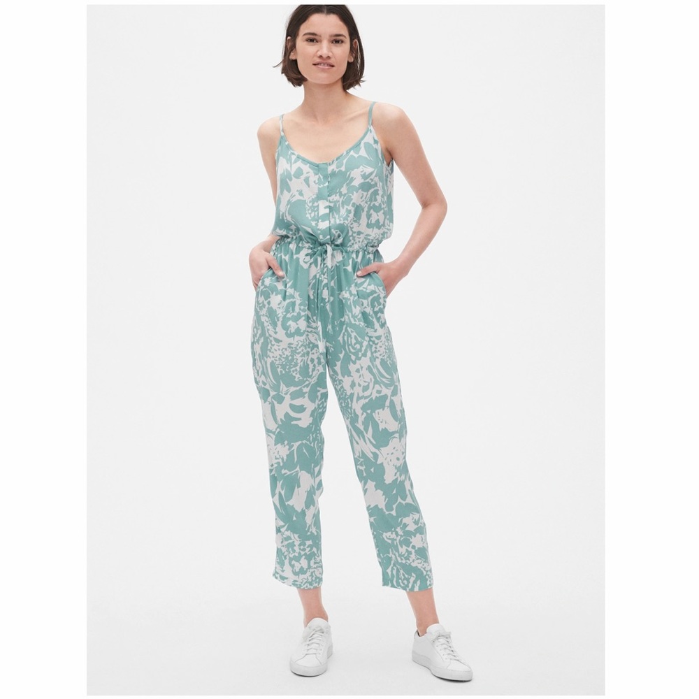 Gap Women’s Tie Waist Jumpsuit Size M- Blue Floral